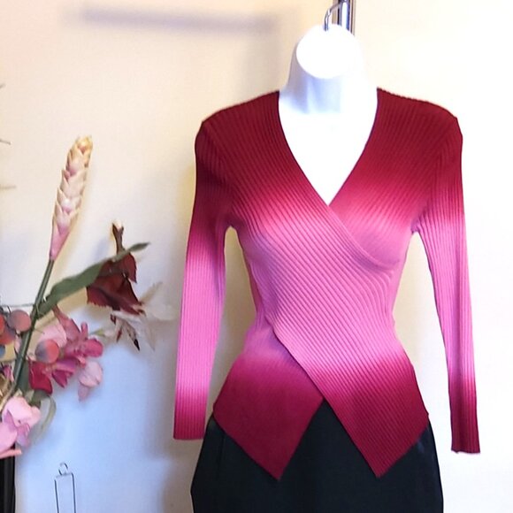 NWT Women’s Red  Pink Dip-dyed Lightweight V Neck Long Sleeve Cardigan Sweater - Picture 2 of 6